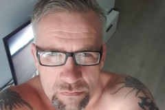 47-letni szpakowaty mężczyzna z Piotrkowa Trybunalskiego